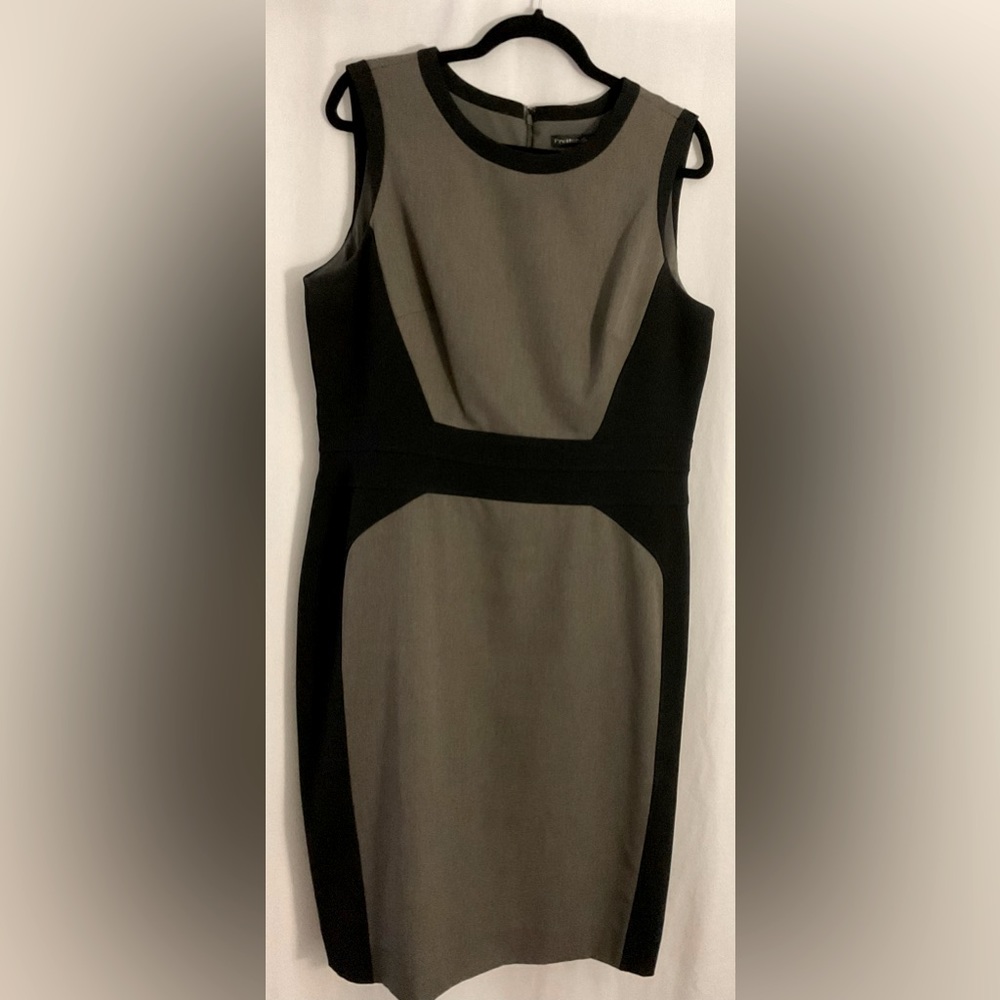 Preston & York Fitted dress, back zipper, block color pattern